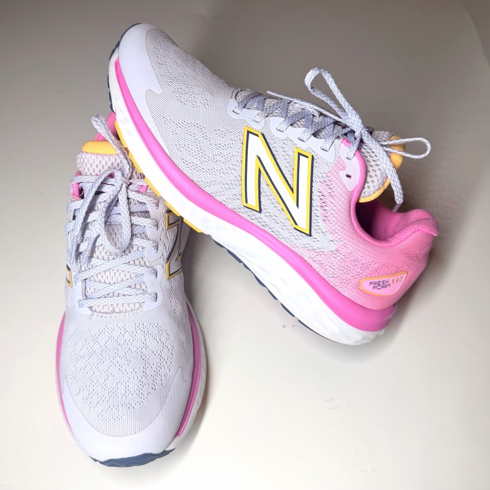 New Balance Women's Sneakers Fresh Foam 680